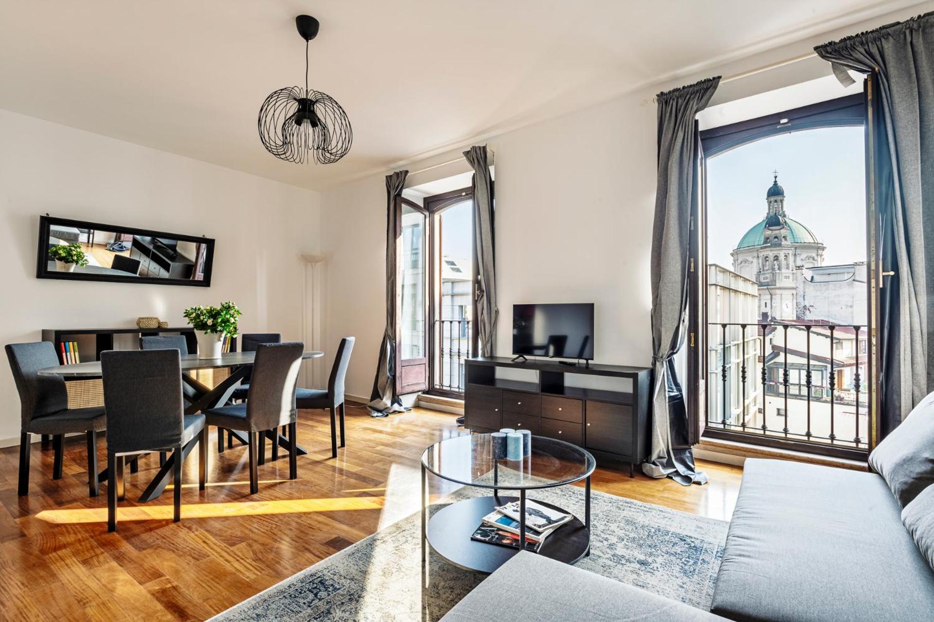 Elegant 2 Bedrooms Apartments Near Duomo Milão Exterior foto
