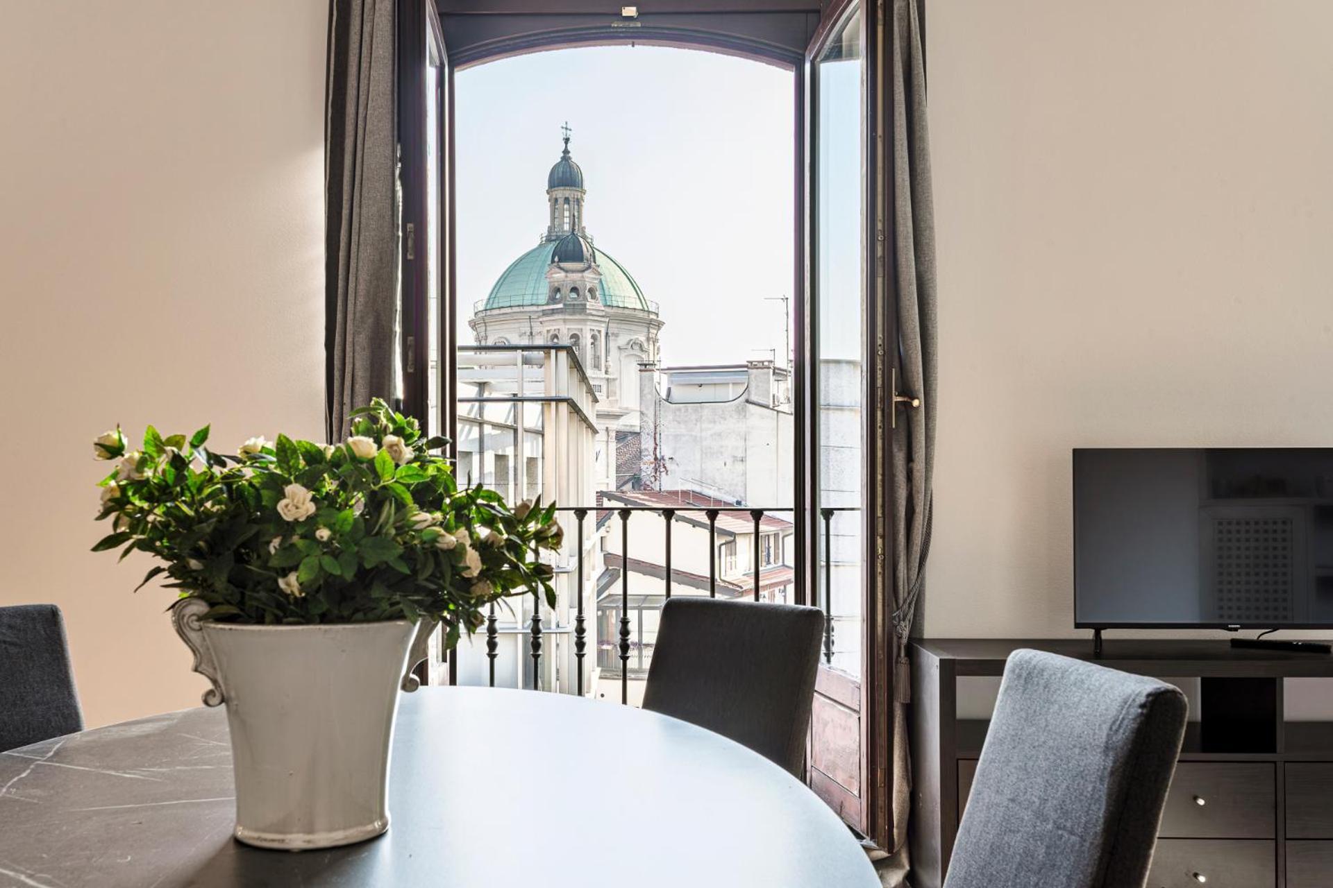 Elegant 2 Bedrooms Apartments Near Duomo Milão Exterior foto