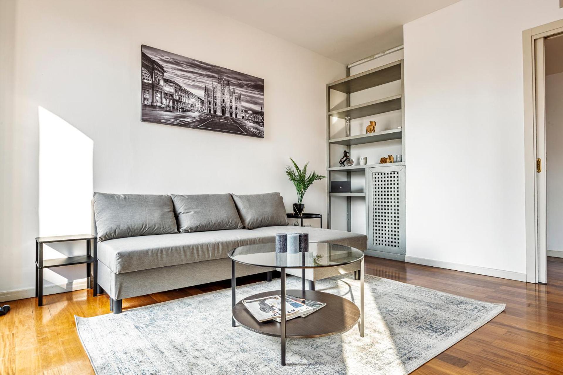 Elegant 2 Bedrooms Apartments Near Duomo Milão Exterior foto