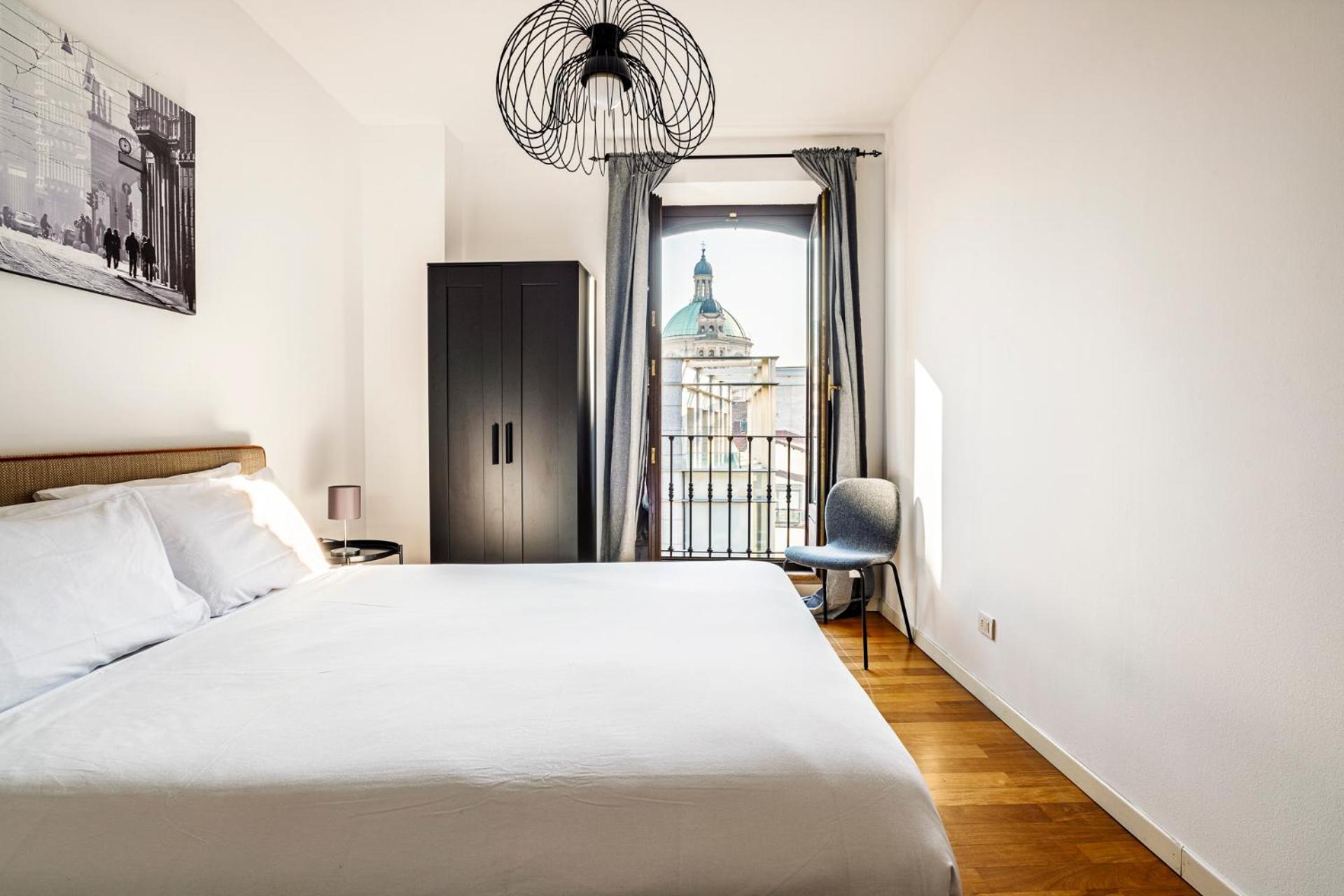 Elegant 2 Bedrooms Apartments Near Duomo Milão Exterior foto